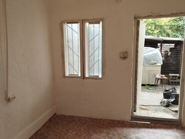 ул баканбаева 5 7 дома: 12 м², 1 комната, Утепленный