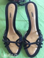 crna bundica imitacija astragan: Papuče, koža, 39,5 ( 39), par puta obuvene, kao nove. Gaziste 25,5cm