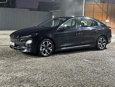 Другие автомобили: Элегантный седан бизнес-класса в темно‑сером цвете с выразительной — 1