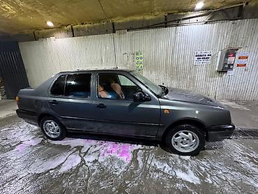 Volkswagen: Volkswagen Vento: 1992 г., 1.8 л, Механика, Бензин, Седан — 5