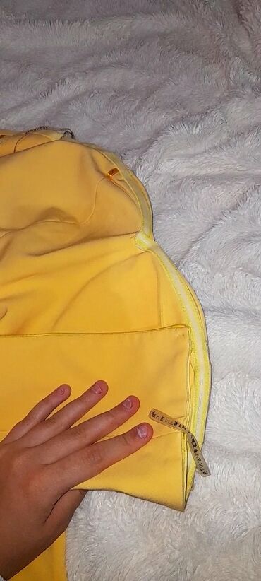 Kombinezoni: Kombinezon FERVENTE 
Velicina: 36
Kao NOV nosen par puta
Ima elastina — 10