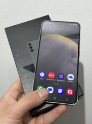 скупка нерабочих компьютеров: Samsung Galaxy S24, Колдонулган, 256 ГБ, түсү - Кара, 1 SIM, 2 SIM