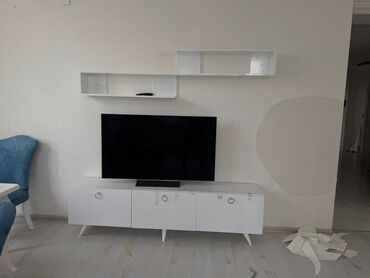 андроид тв бокс купить: Düz TV altlığı, Polkalı, Taxtalı