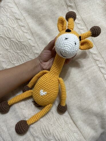 коврик для малышей: Вязаная крючком игрушка «Жирафик» - Приятная фактура полотна