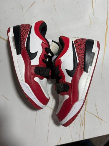 зальники сороконожки: Кроссовки Nike Air Jordan Legacy 312 - Модель: низкие кроссовки с