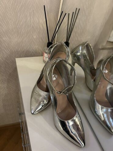 Tuflilər: Tuflilər, Ölçü: 39, rəng - Gümüşü, İşlənmiş — 9