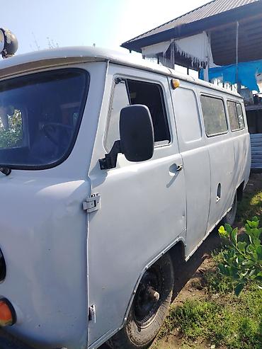 4 tekerlekli motor atv: UAZ-452 “Buxa” mikroavtobus - Kuzov: ağ rəngli, ikiqat arxa qapı, ön — 6