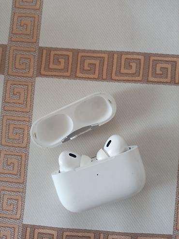 realme buds air 5 pro: Беспроводные наушники-вкладыши с зарядным кейсом - Форм‑фактор — 1