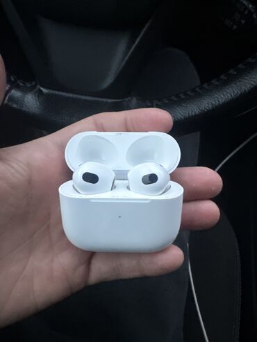 аирподс про правый наушник: Продам эирподс 3 состояние как новые,толком не пользовались, 6000