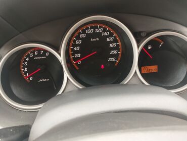 tayota runx: Honda Jazz: 2005 г., 1.3 л, Механика, Бензин, Хэтчбэк