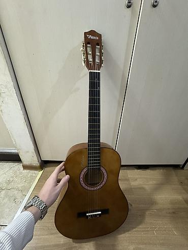 valencia gitara: Valencia klassik gitara – model VQ-4/4M - Korpus: klassik forma — 2