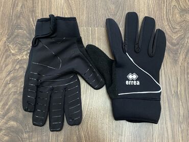 Sırğalar: Orginal Erreà Əlcək Və Papaq Satılır. Orginal Nike Boğazdıq Satılır