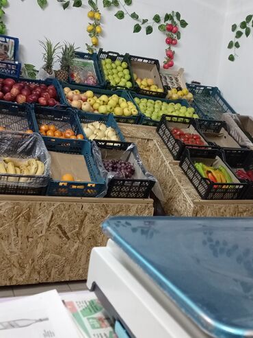 стеллаж деревянный: Продаются патставка Овощи фрукду 2 штук Бироосу овощи тизген