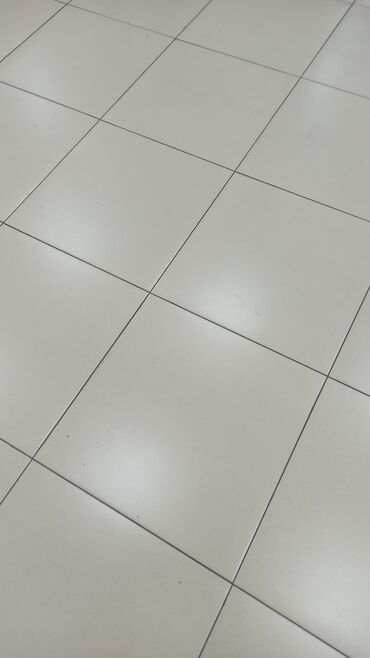 кресло ортопедическое: Продаю плитку керамогранит 60*60. Б/у. 260 м/кв. Состояние хорошее