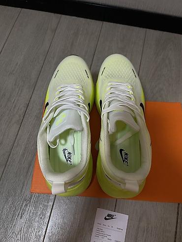 Кроссовки и спортивная обувь: Nike ZoomX Invincible Run Flyknit 3 - Категория: беговые кроссовки. - — 1