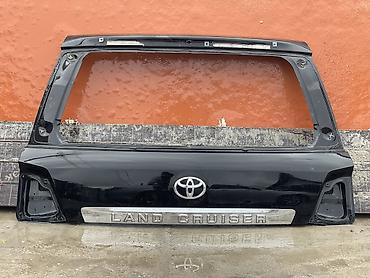 200: Крышка багажника Toyota, 2012 г., Б/у, Оригинал — 2