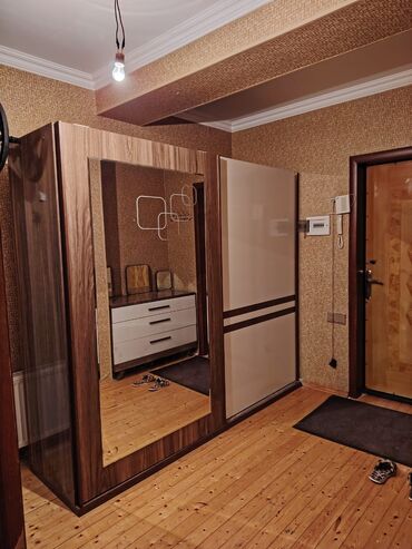 Uzunmüddətli kirayə mənzillər: Yaşayış mənzili – açıq mətbəxli zal və geniş dəhliz Xirdalan seheri 2 — 4