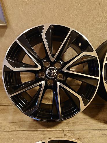 Диски: Диски R 17 Toyota, Комплект, отверстий - 5, Новый — 4
