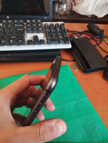 Apple iPhone: IPhone 8, 64 GB, Qara, Barmaq izi — 5