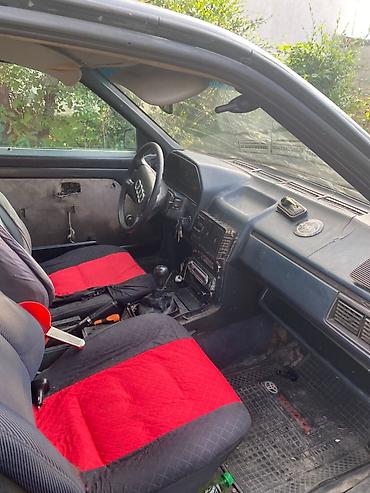 es 2016: Audi 100: 1987 г., 1.8 л, Механика, Бензин, Седан — 5