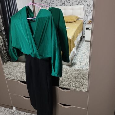 платье зелёное: Күнүмдүк көйнөк, Made in KG, Күз-жаз, Кыска модель, Атлас, Түз, M (EU 38)