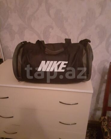 Çantalar: Gencede satilir Nike sumka Moskvadan 3000 rubile alinib keyfiyetli
