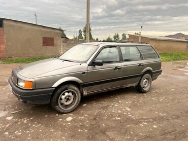 авто уна: Volkswagen Passat: 1990 г., 1.8 л, Механика, Бензин, Универсал