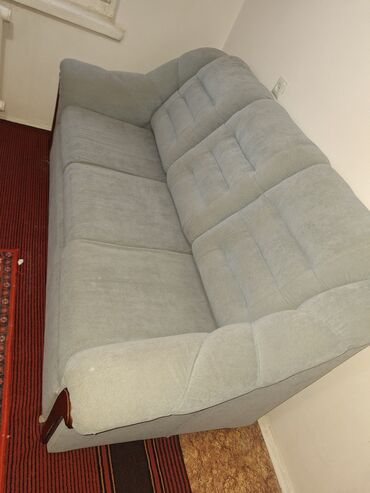 длинный диван: Продается диван.состояние среднее