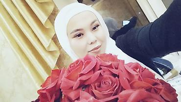 Букеты из живых цветов: Букет из крупных красных роз - Классическая композиция из густо — 4