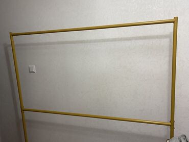 напольные вещалки: Напольная вешалка-стойка для одежды - Материал: металлические трубы с