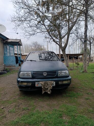 авто печ: Volkswagen Vento: 1998 г., 1.6 л, Механика, Бензин, Седан