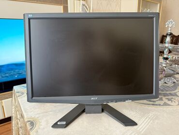 Monitorlar: Pc monitor satılır işlək vəziyyətdədir qiymət 100 azn