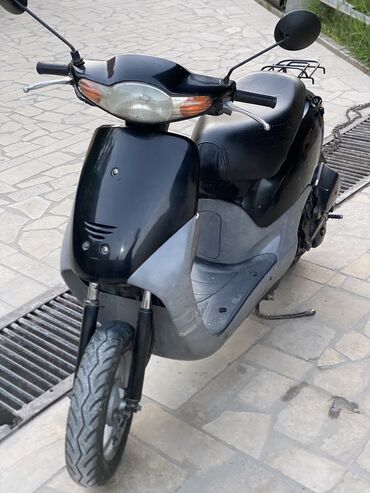 Мотоциклы и мопеды: Honda Dio AF27, 50 кубов. идеальный для города мопед с надежным