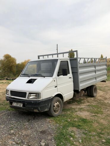 Легкий грузовой транспорт: Легкий грузовик, Iveco, Стандарт, 3 т, Б/у