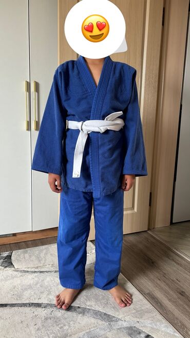 Спортивная форма: Кимоно для дзюдо покупали на вырост, одевали месяц, пока не бросили