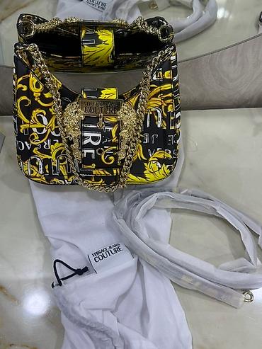 Çantalar: Versace Jeans Couture çanta

Yenidi hec isdifade olunmuyub — 2
