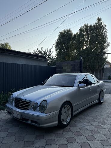 спринтер грузовой средний база: Mercedes-Benz E-Class: 2000 г., 4.3 л, Автомат, Бензин, Седан