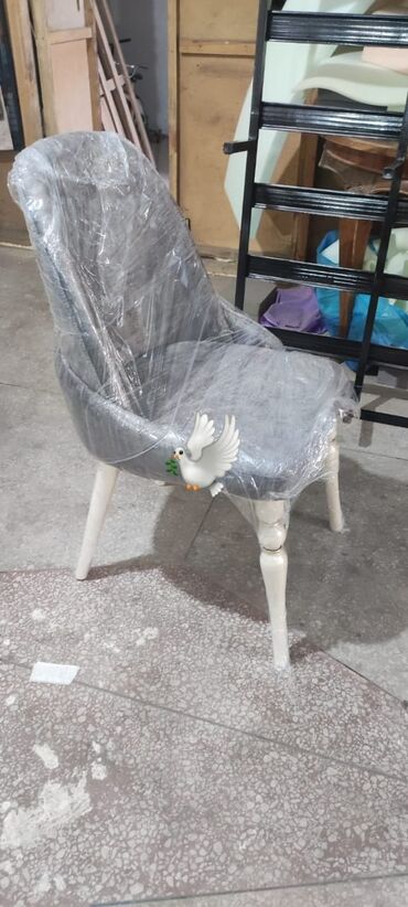 TV altlığı: Stul yeni rəng seçimi var