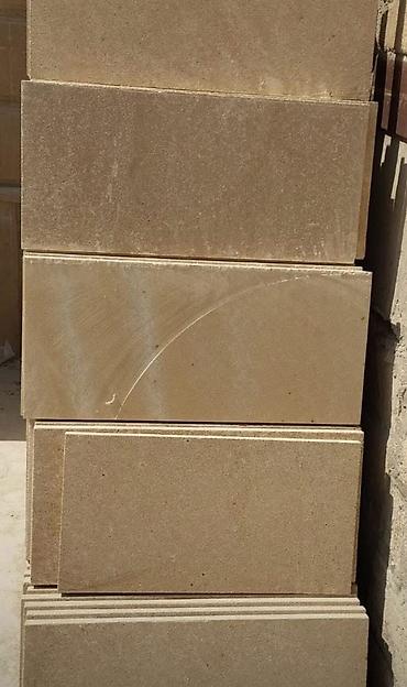 Dekorativ daşlar: Qumdaşı üzlük plitələri Məhsul təsviri: - Təbii qumdaşından kəsilmiş — 26