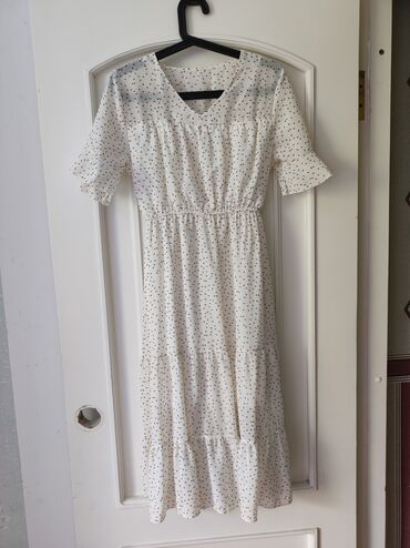сарафан нарядный: Продается платье В отличном состоянии Размер S 42-44 Цена 1000 сом