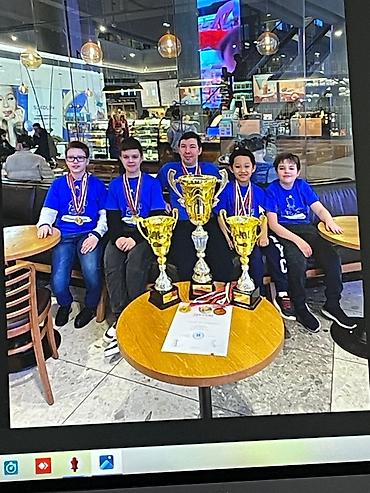 Другие курсы: Всем доброго времени суток! Меня зовут Святослав, мне 22 года. Я — 10