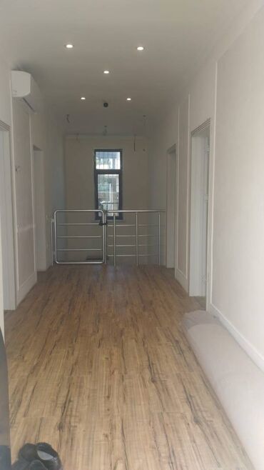 Həyət evləri və villaların satışı: 8-ci kilometr 5 otaqlı, 167 kv. m, Kredit var, Orta təmir — 11