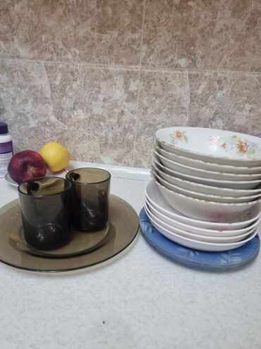 акустические системы jakcom колонка череп: Продам за символическую цену посуду. Две кружки, одна большая тарелка