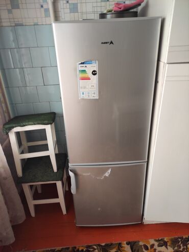 hitachi холодильник: Холодильник Avest, Б/у, Двухкамерный