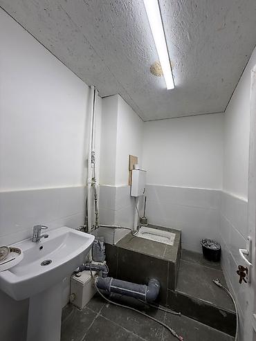 Коммерциялык мүлк: Продается коммерческое помещение с ремонтом 📍 ул. Жумабека, 9 📐 — 5