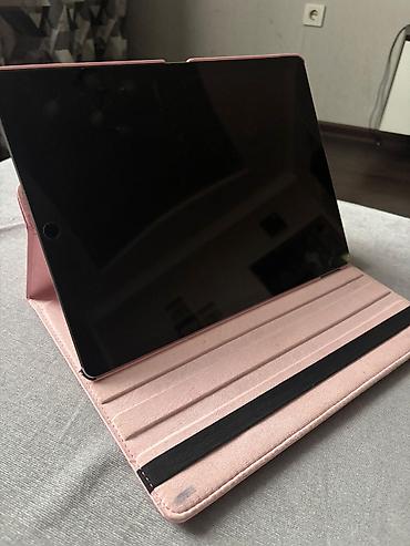 Планшеты: Планшет, Apple, память 256 ГБ, 12" - 13", Wi-Fi, Б/у, Классический цвет - Серебристый — 1