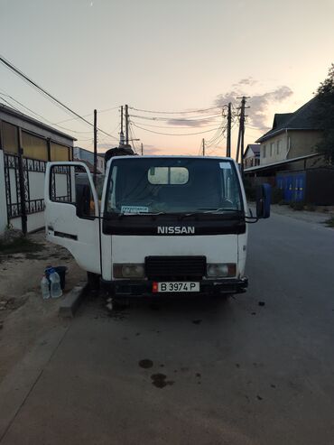 спринтер дубль кабина грузовой: Грузовик, Nissan, Стандарт