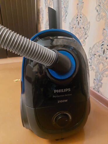 Məişət kimyəvi maddələri: Tozsoran Philips 2100 w gücündə yeni alınıb 4 aydır. 350 azn-ə almışam