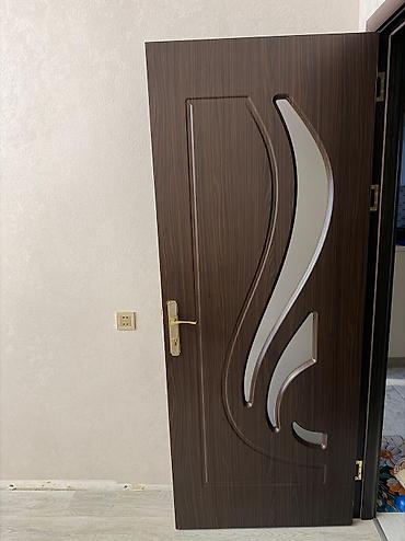 Ev və bağ: İç qapı – tünd palıd rəngli, şüşə dekorlu model - Material — 3