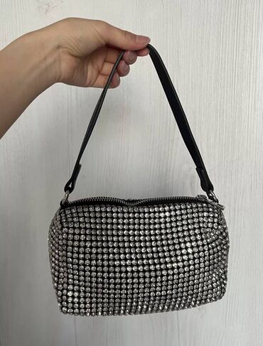 бижутерия оптом дордой: Сумка в стразах

Цена: 890

Состояние 10/10